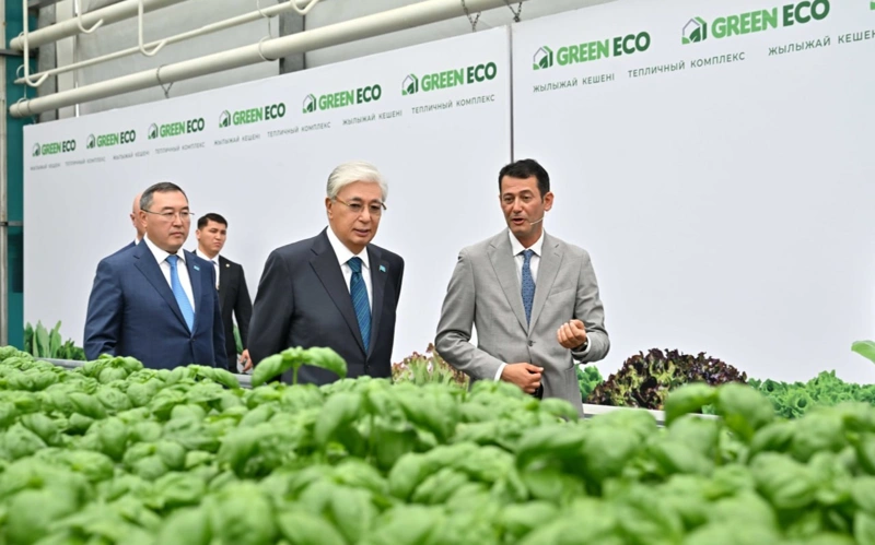 Глава государства посетил тепличный комплекс GREEN ЕСО