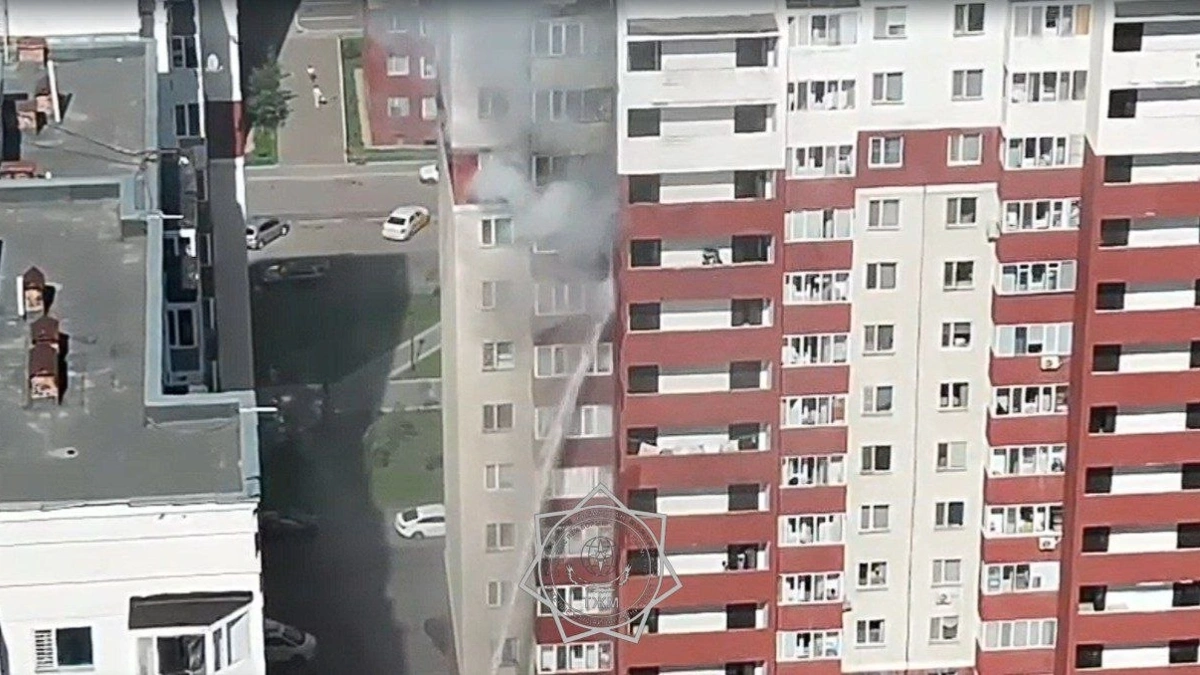 Астанада көпқабатты тұрғын үйдің бірінде өрт шықты