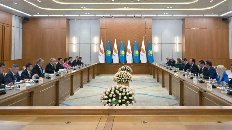 Қасым-Жомарт Тоқаев пен Никос Христодулидистің келіссөзі екі ел делегацияларының қатысуымен кеңейтілген құрамда жалғасты