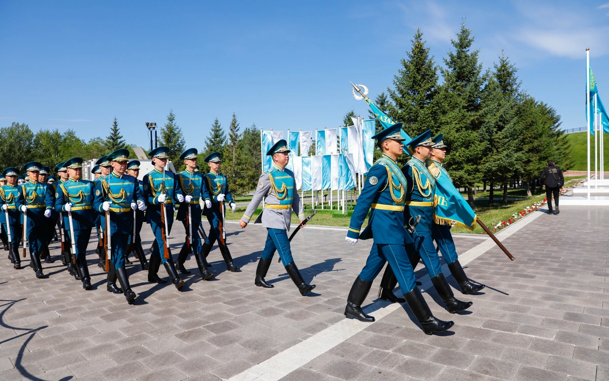 поднятие Государственного флага, Ту көтеру рәсімі