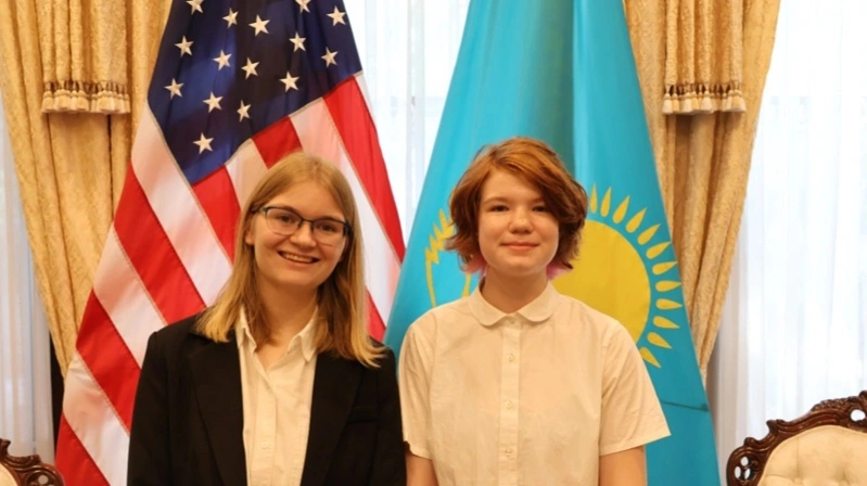 **FLEX бағдарламасына қатысқан америкалық студенттер Қазақстандағы оқу мен өмір туралы айтып берді**