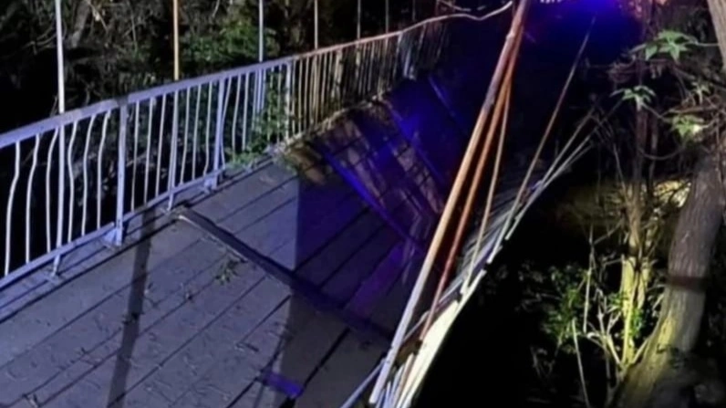 Өскеменде жасөспірімдер зақымдап кеткен аспалы көпірді жөндеуге 21 млн теңге жұмсалмақ 