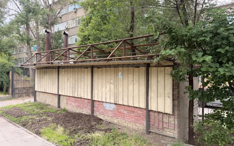 Незаконный объект общепита демонтировали в Алматы