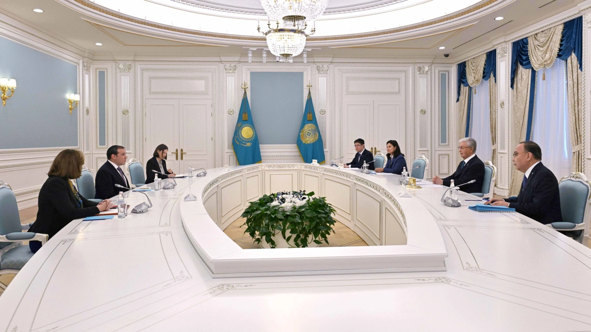 Мемлекет басшысы Бейбітшілік кеңесінің Аға кеңесшісі Арье Лайтстоунды қабылдады 