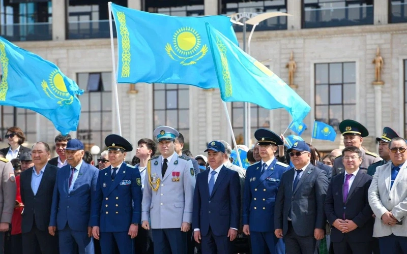 БҚО-да Мемлекеттік рәміздер күніне орай Ту көтеру рәсімі өтті