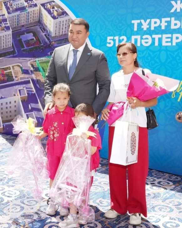 Over 500 families receive new homes in Turkistan