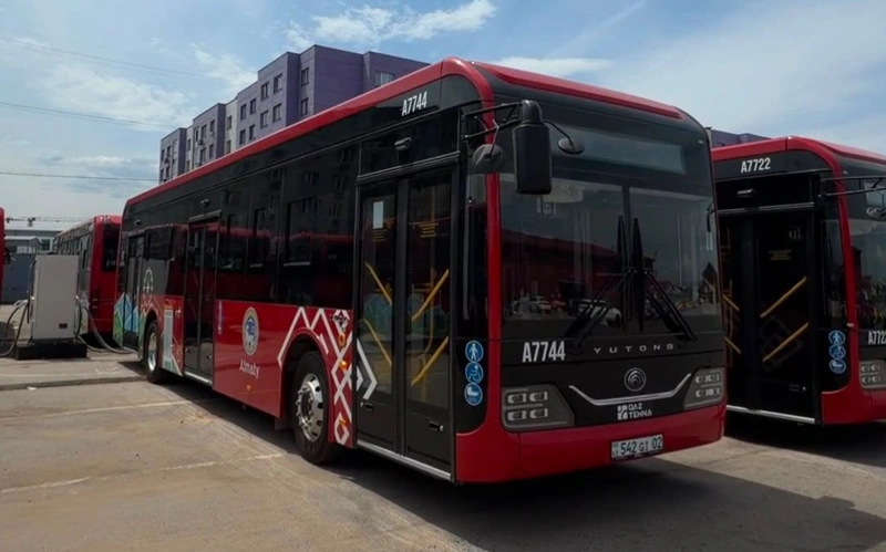 Алматыда метро мен шеткі аудандарды байланыстыратын автобус бағыттары ашылады