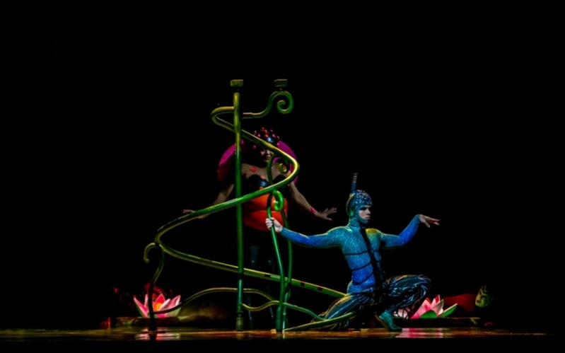 шоу OVO от Cirque du Soleil состоялась в Астане 