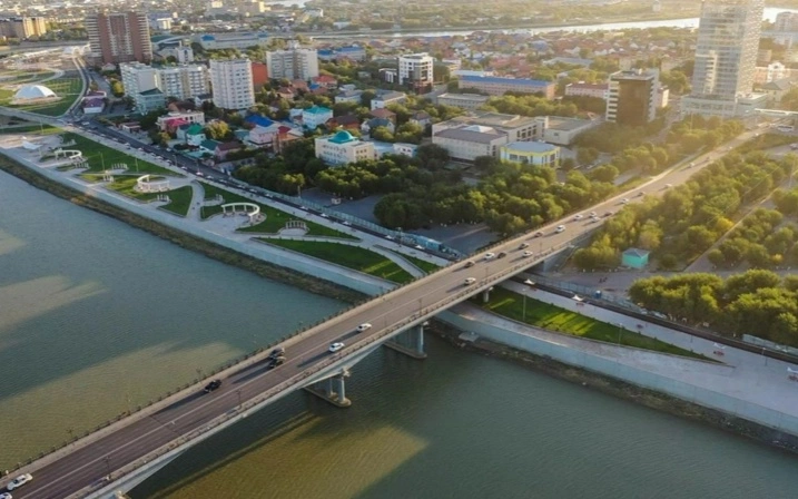 Центральный мост в Атырау закрыли на 10 дней из-за ремонта
