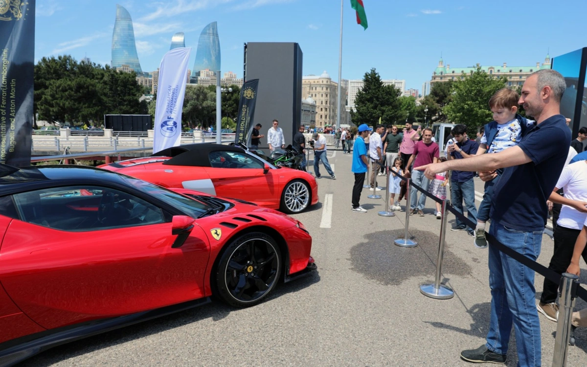Фестиваль классических и скоростных автомобилей прошел в Баку