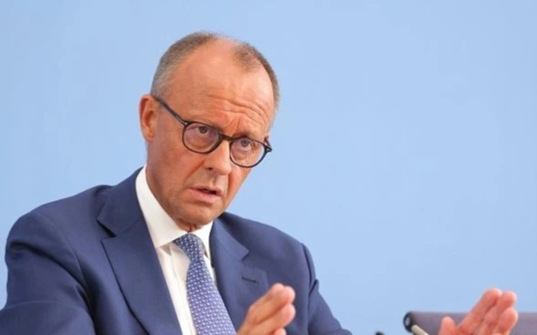 Германияда әлеуметтік желіде канцлерді балағаттағандарға айыппұл салына бастады
