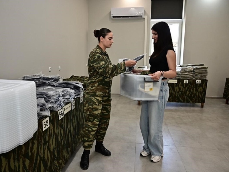 First female volunteers begin military service in Greece Greece, army, volunteers, women