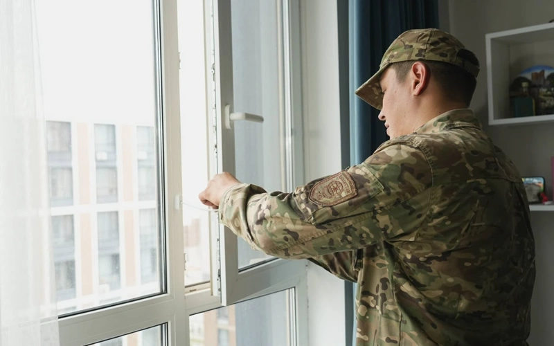 Масштабную акцию по предотвращению выпадения детей из окон проводят в Астане