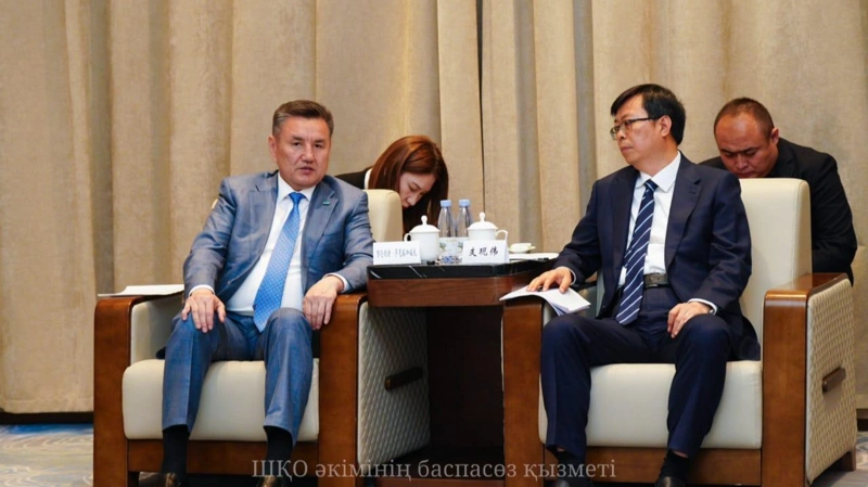 东哈州州长会见中国新疆塔城地区地委书记
