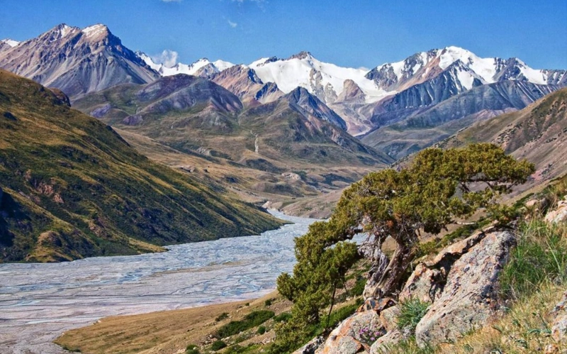 高山、冰川与生命：走进阿拉木图国家自然保护区