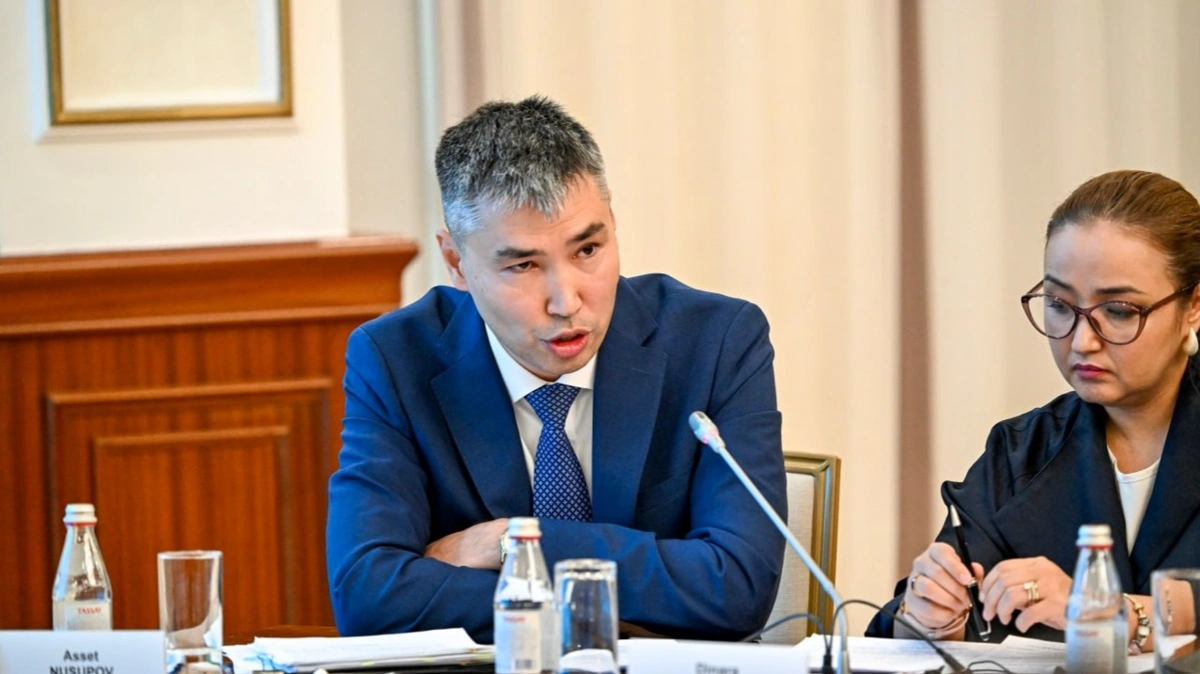 Áset Núsipov