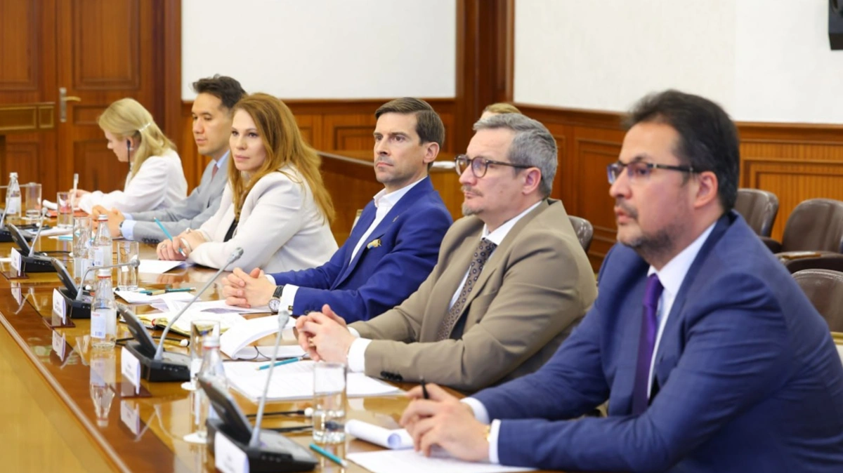 Oljas Bektenov &laquo;Qazaqstan-Eýroodaq&raquo; dıalog platformasynyń otyrysyn ótkizdi