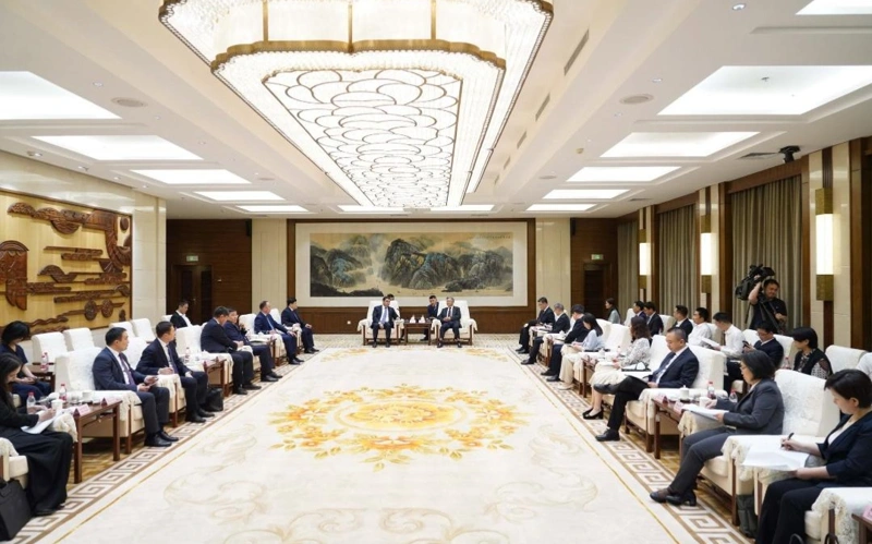 突厥斯坦州与中国湖北省进一步深化友好省州合作关系