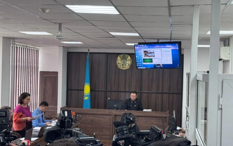 Sýd po rezonansnomý DTP v Almaty: semıa pogıbshego vodıtelıa otkazalas ot advokatov