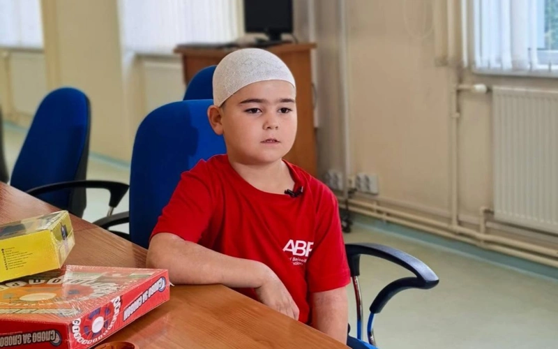 Үш жыл бұрын өмір сыйлаған донор мен 7 жастағы бала алғаш рет кездесті