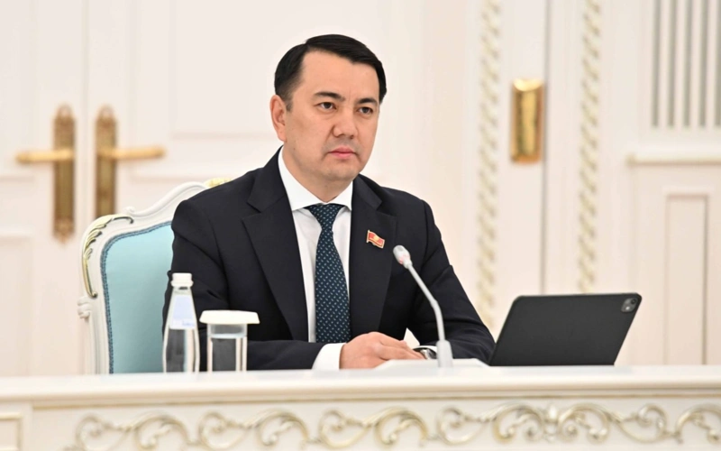 Qyrǵyzstan Qazaqstandaǵy konstıtýtsııalyq ózgeristerdi qoldaıdy — Jogorký Kenesh tóraǵasy