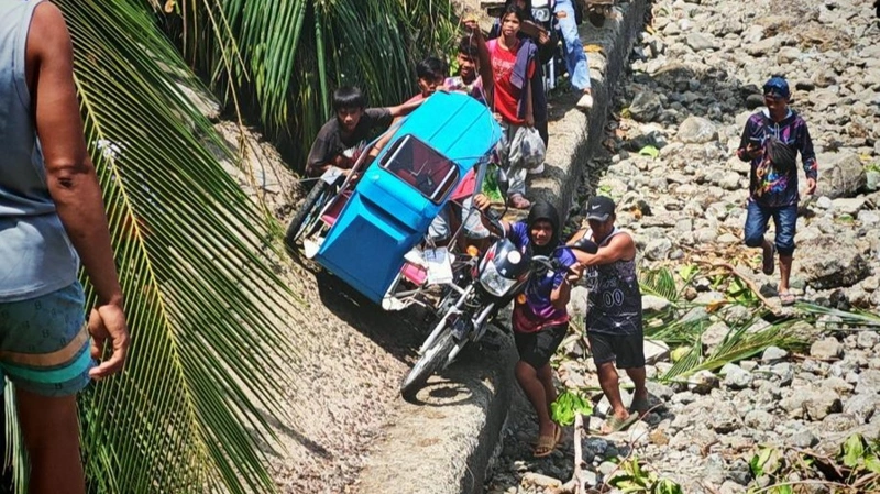 Death toll from Philippines powerful quake rises to 55