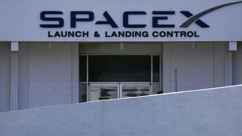 SpaceX overtakes industry giants on Nasdaq debut, up 19% with $2.1T valuation