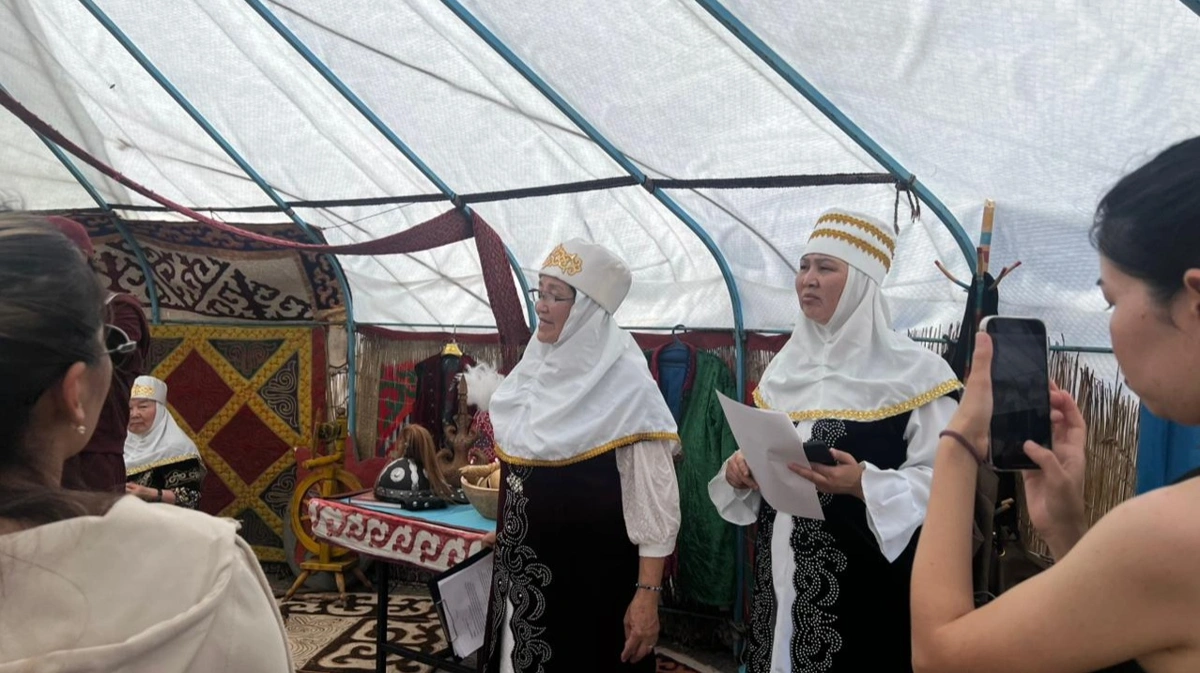 Прожить день как кочевник: в Бурабае открылся новый этноаул