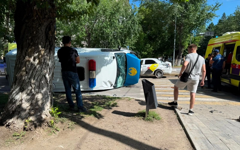 р