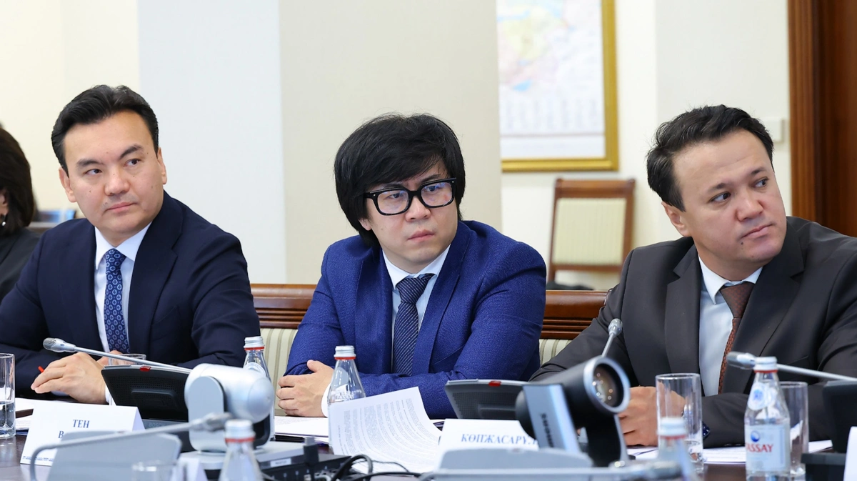 Үкіметте мемлекеттік тіл саясатын жүзеге асыру жөніндегі комиссияның отырысы өтті