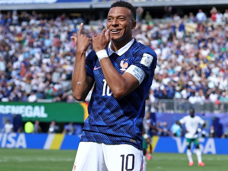 Mbappe breaks Giroud’s record as France beats Senegal in World Cup opener