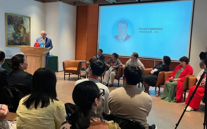 Myrzhakyp Dulatov and Dimash: Kazakh cultural code presented in Beijing Myrzhakyp Dulatov and Dimash: Kazakh cultural code presented in Beijing