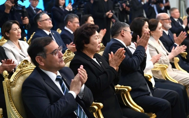 Safety of medical workers - top priority, President says