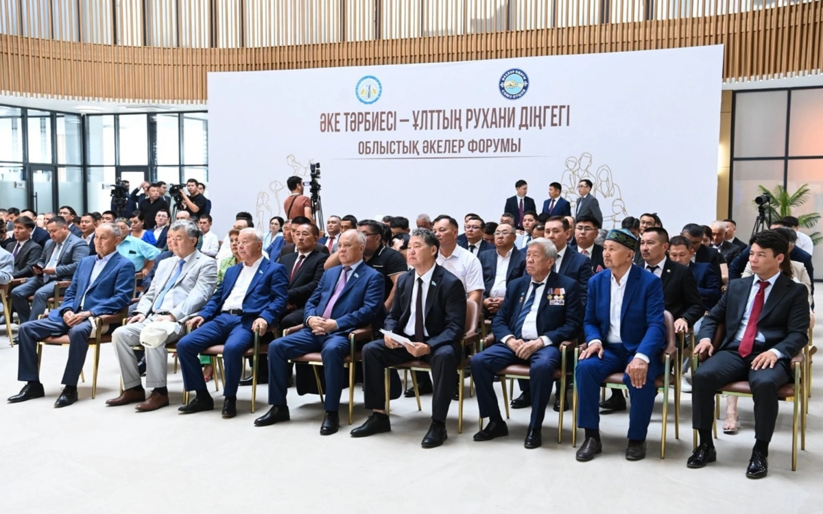 Үш бөлмелі пәтер еңбегімен үлгі болған әкеге табысталды