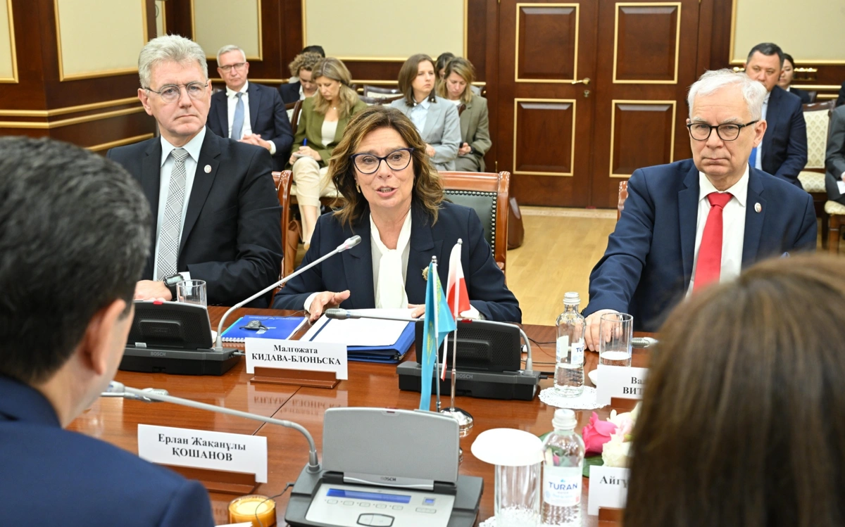 Ерлан Кошанов провел встречу с Маршалом Сената Республики Польша Малгожатой Кидава-Блоньской