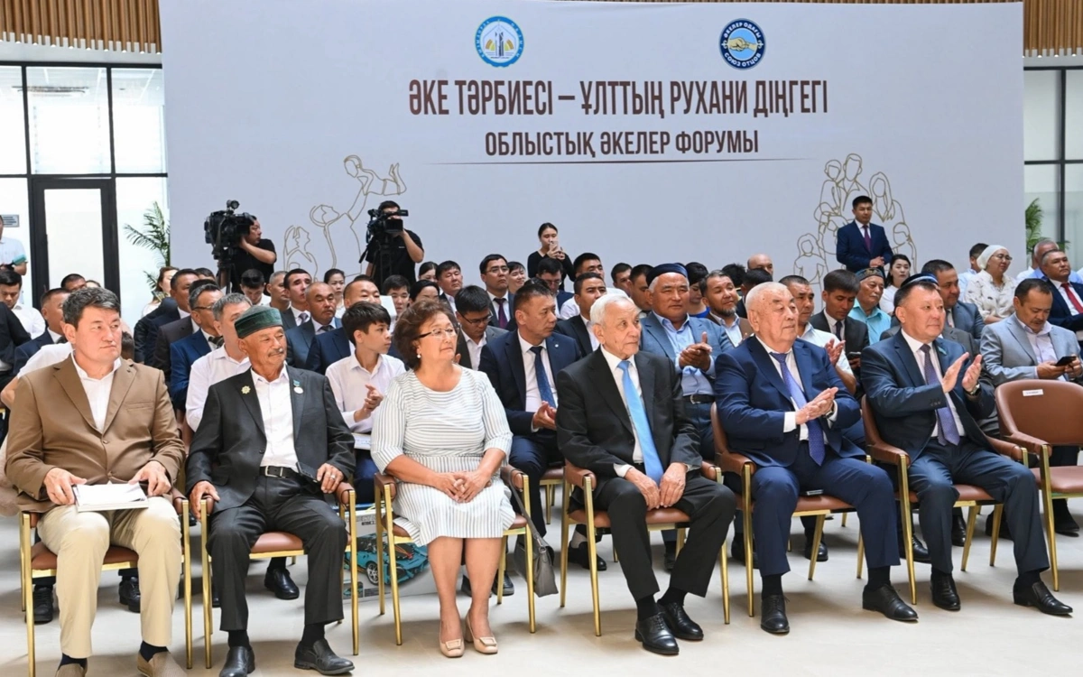 Үш бөлмелі пәтер еңбегімен үлгі болған әкеге табысталды