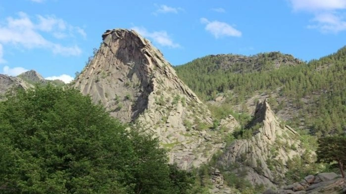 Сұлтанмахмұт кесенесі. Әулиебұлақ 