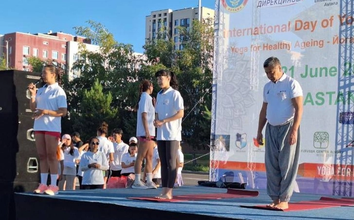 Салауатты ұзақ өмір сүру өнері: Астанада Халықаралық йога күні аталып өтті