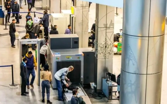 досмотр в аэропорту