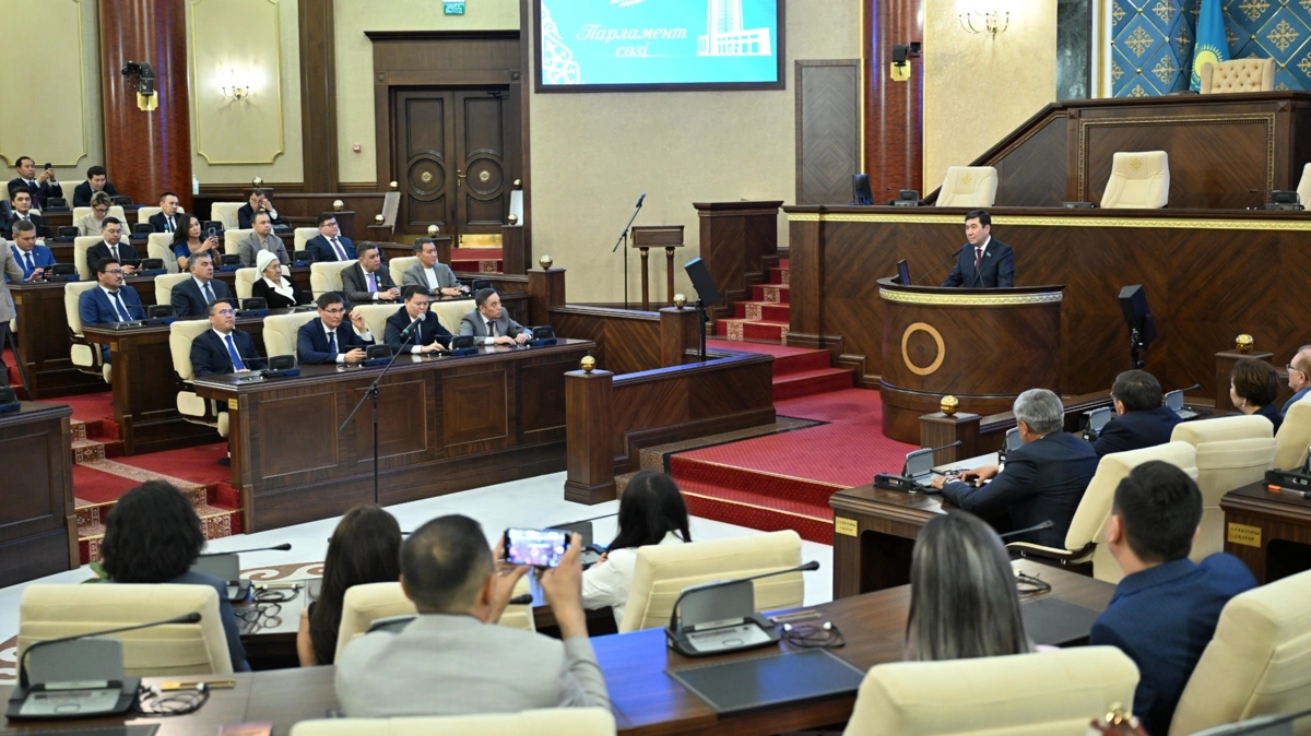 Мәжілісте &laquo;Парламент сөзі&raquo; сыйлығы табысталды 