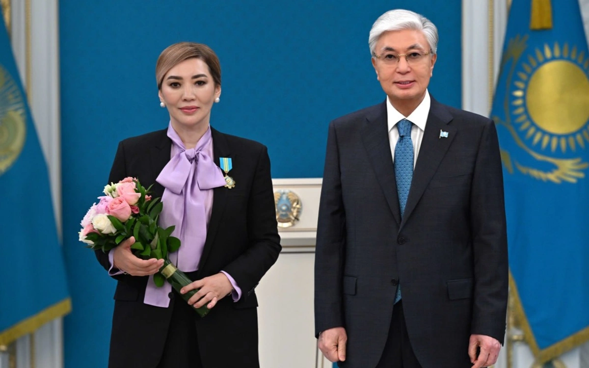 За вклад в журналистику: Президент наградил работников СМИ