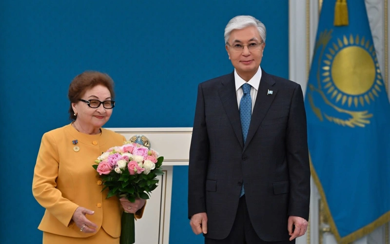 President Tokayev presents awards to media workers 
