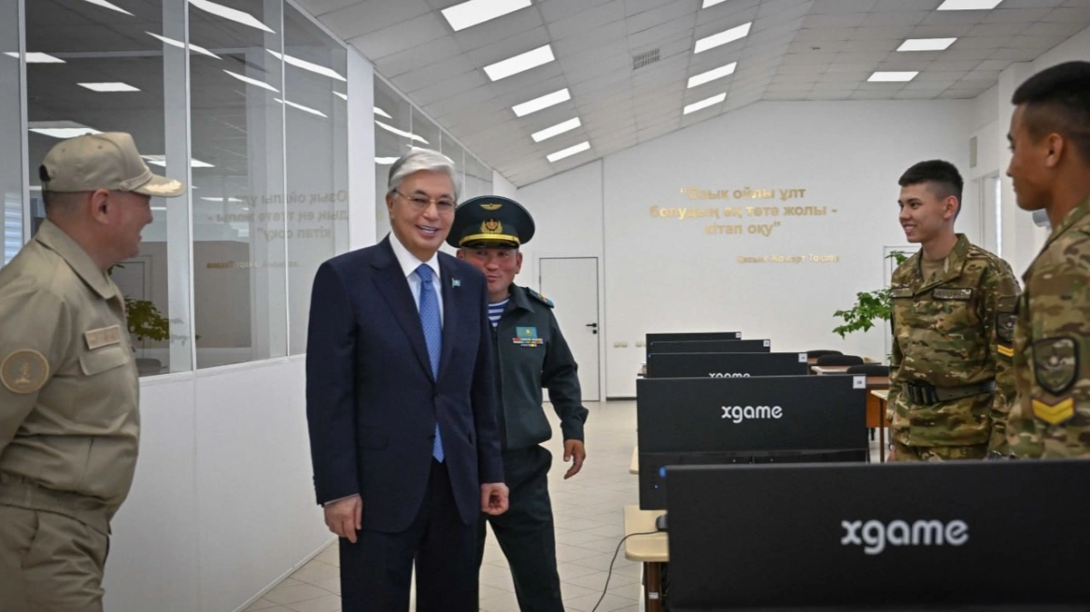 Қасым-Жомарт Тоқаев Шоқан Уәлиханов атындағы әскери колледжге барды 