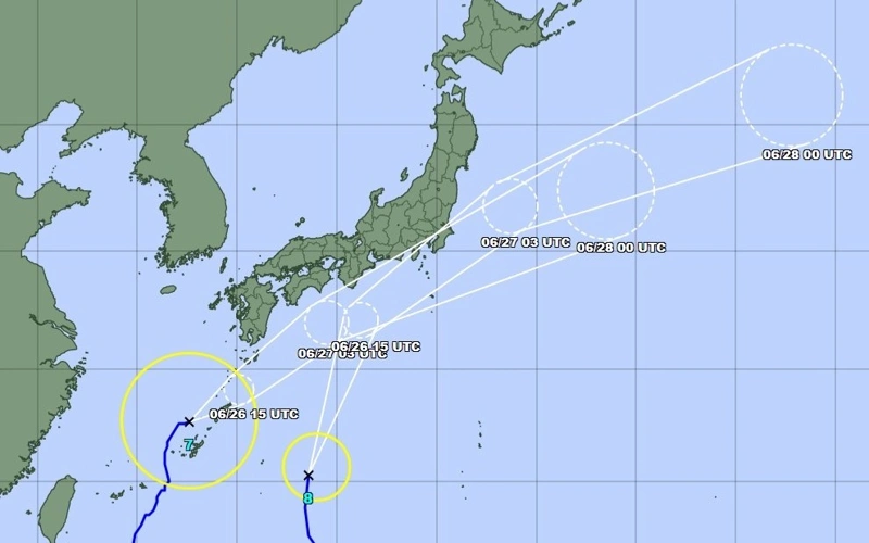 Japan issues typhoon landfall warning 