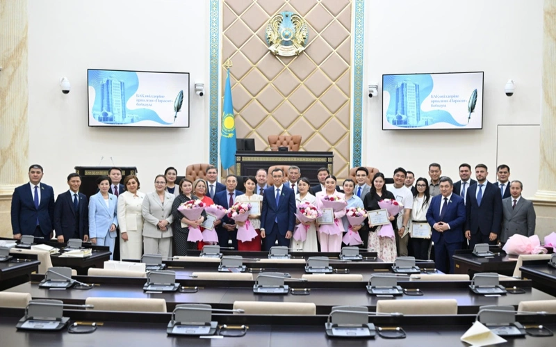  Kazinform тілшісі  «Парасат» байқауының жеңімпазы болды 