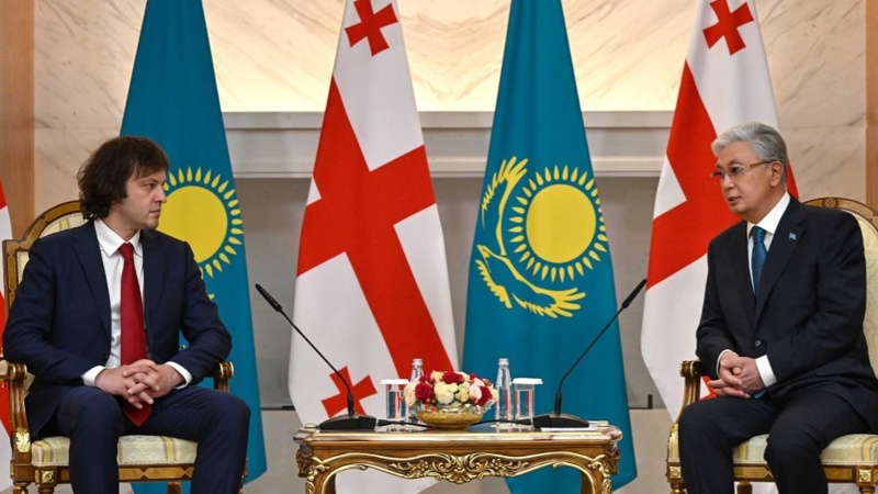 Kassym-Jomart Tokayev and Irakli Kobakhidze hold narrow-format talks in Astana  
