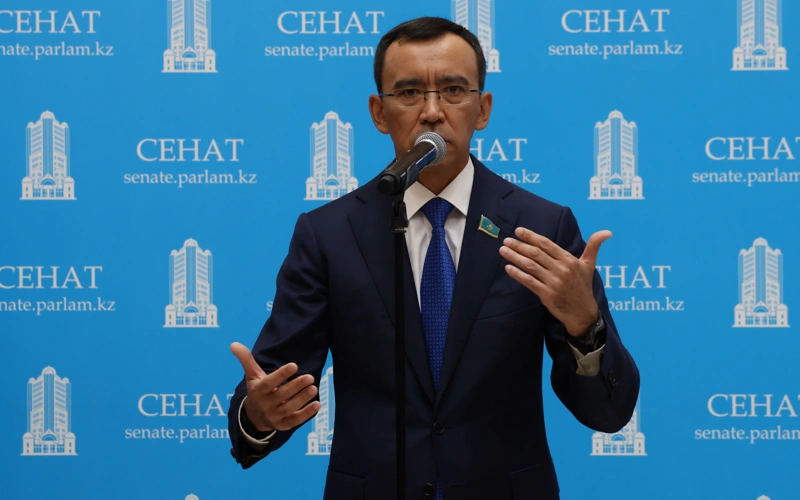 Мәулен Әшімбаев 