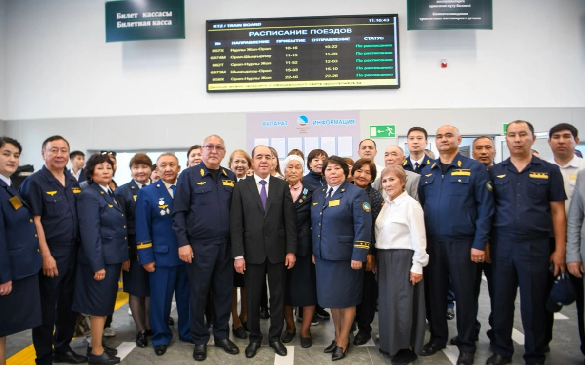 Ақсай қаласында 90 жылдық тарихы бар вокзал күрделі жөндеуден кейін ашылды