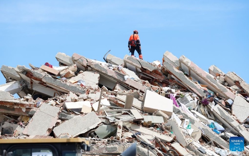 Venezuela quake death toll rises to 1,719