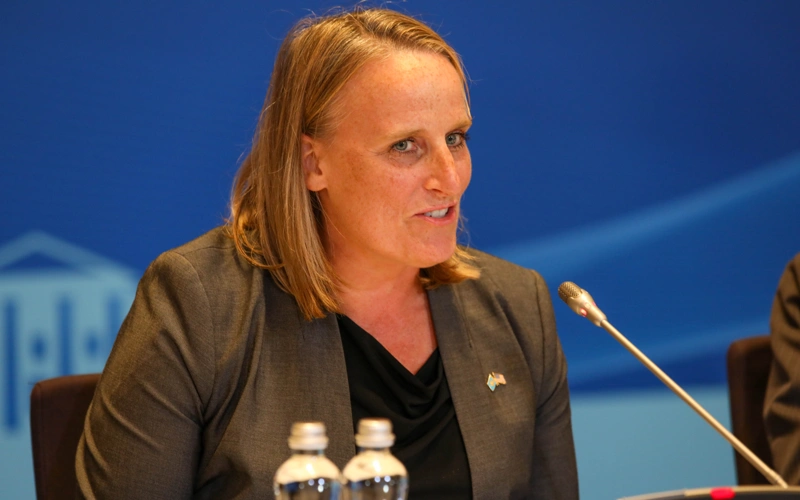 Debora Robınson